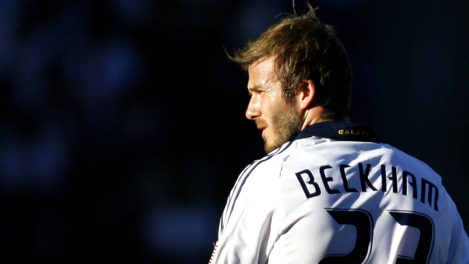 布克完美发挥引领北京队节奏，团队篮球智慧克制雄鹿冲击力