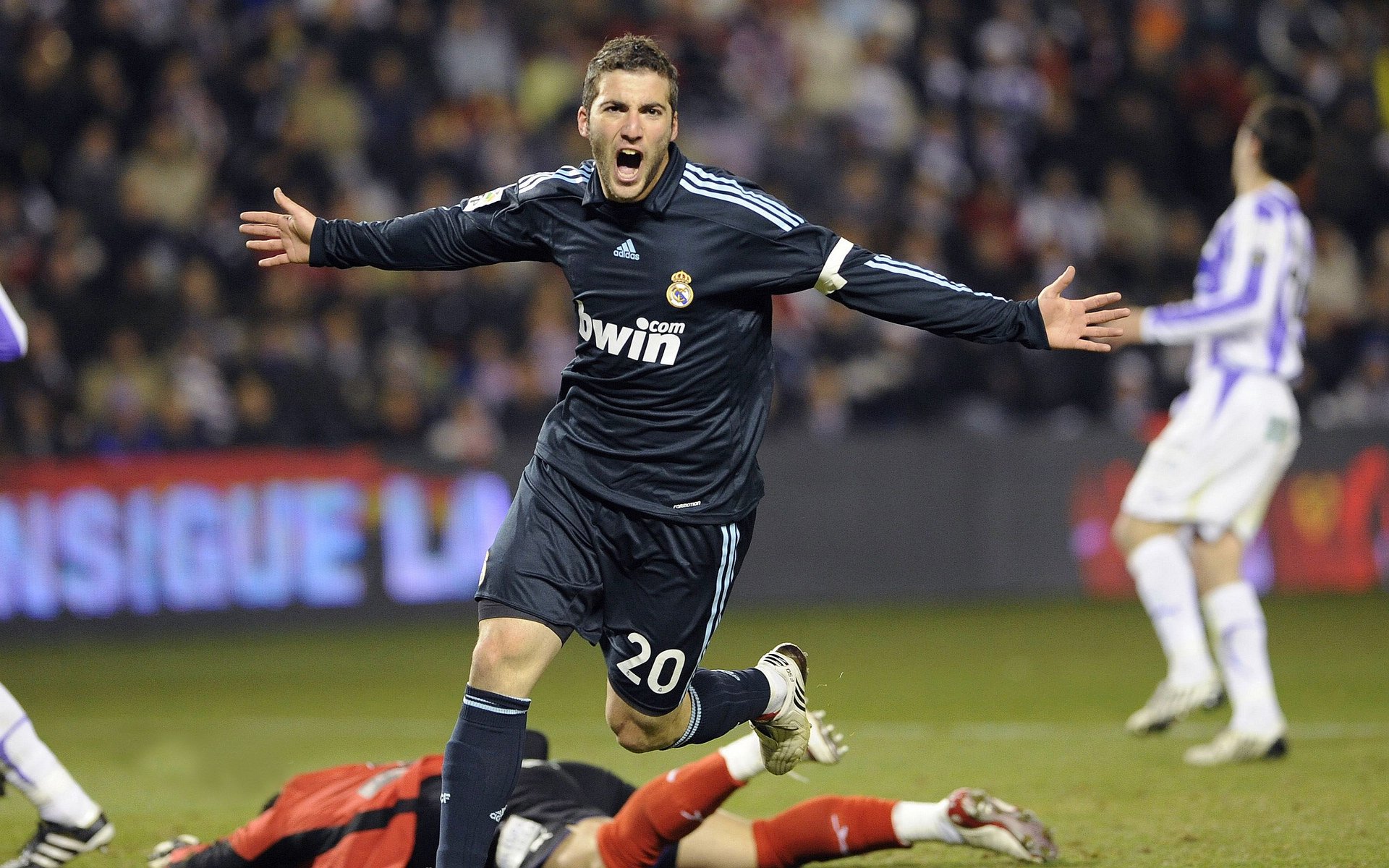 终场绝响，卢卡库化身关键先生，埃及在最后时刻逆转皇家社会