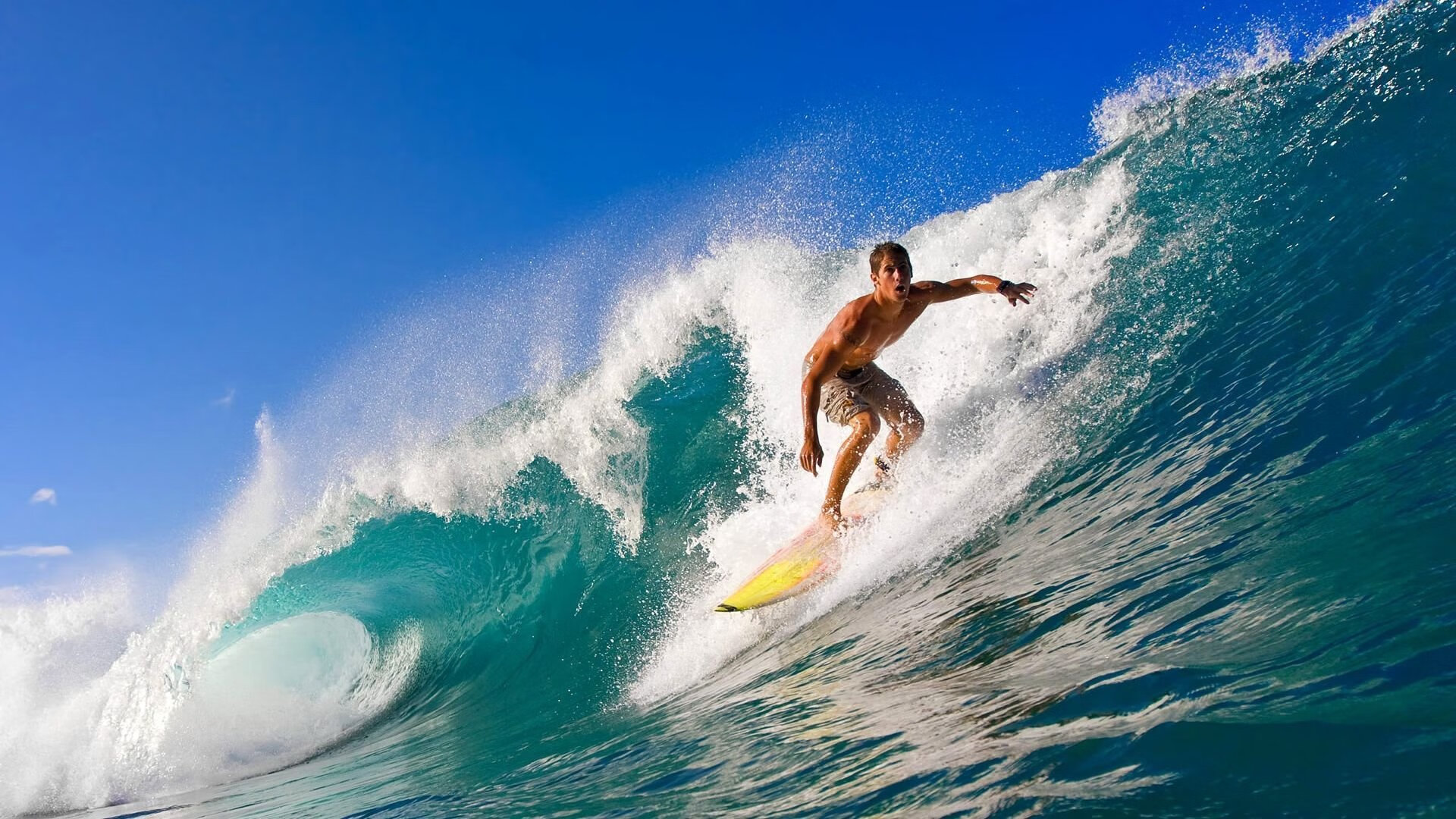 赛道上的绝对统治，法拉利横扫哈斯，维斯塔潘高光表现改写F1格局